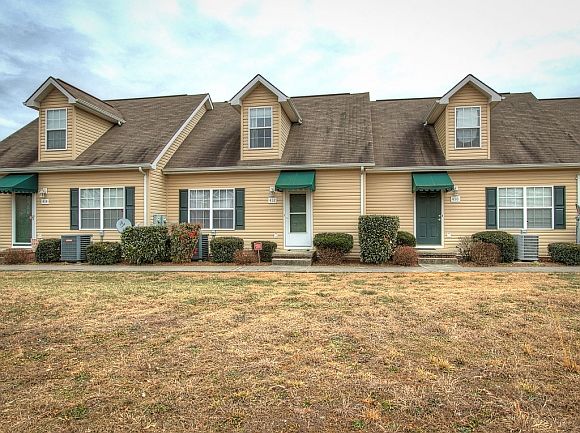 1st image of 412 Stratford Ct #0