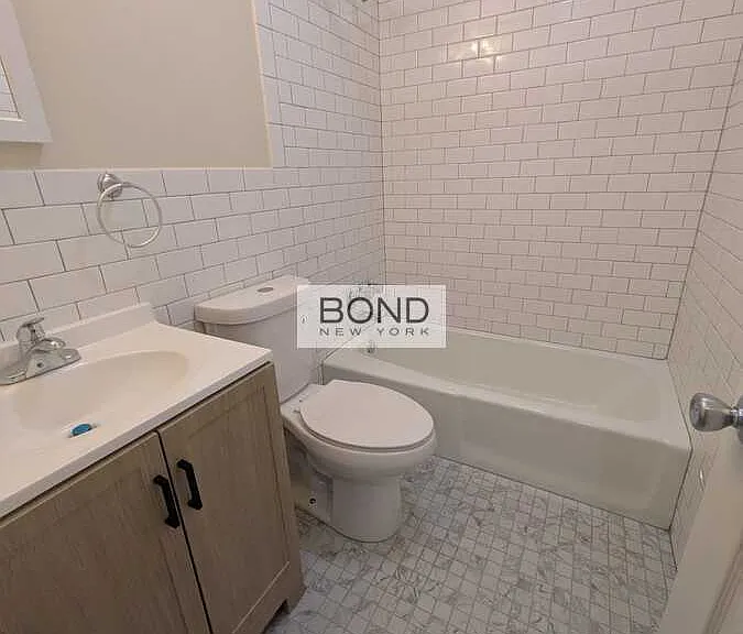 3 Sherwood Ave #3 — Photo 6