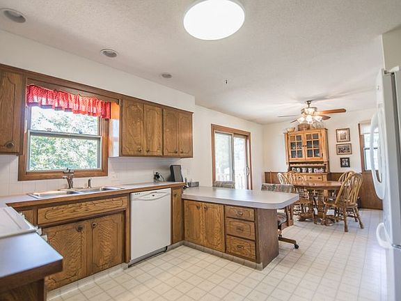 5th image of 107 Fairview Dr