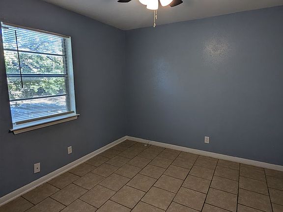 5th image of 4308 Zephyr Rd APT 204