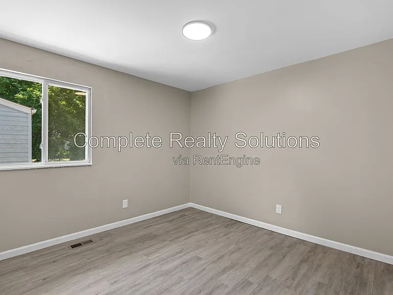 10417 Prince Dr — Photo 20