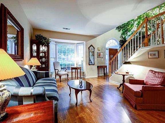 5th image of 3216 Amblewood Ct