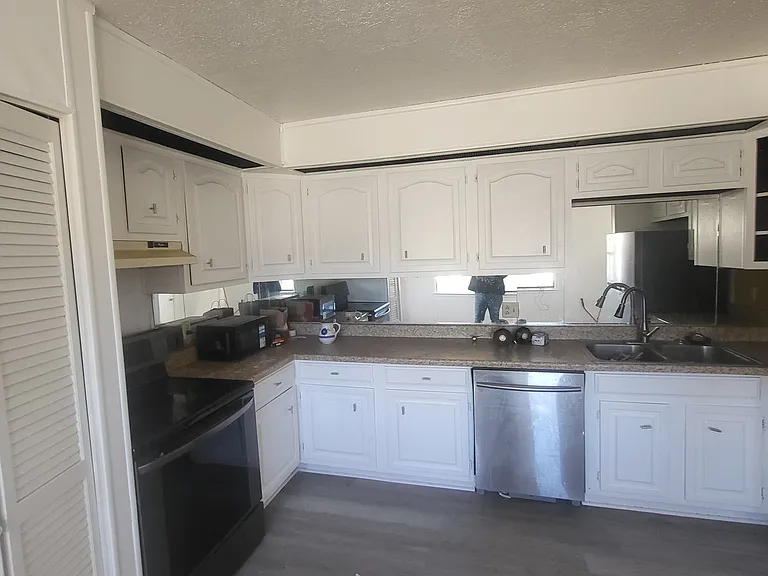 1201 Estancia Ave — Photo 6