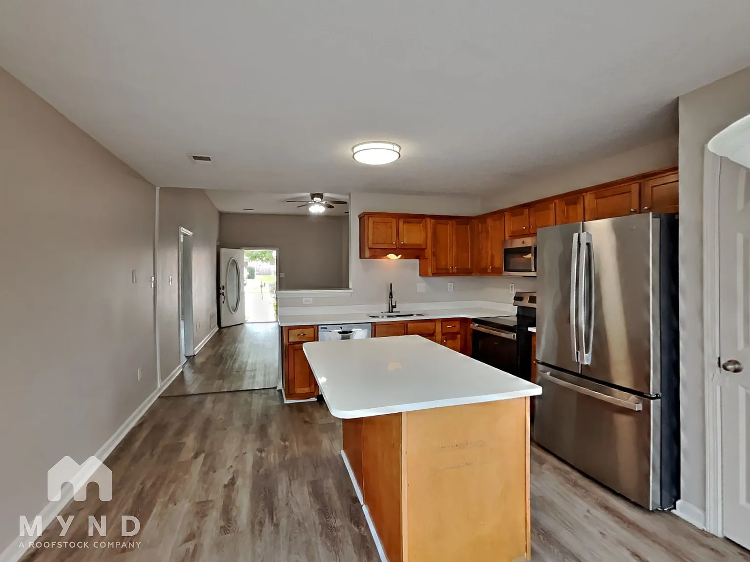 4 bed, 2.0 bath, 1996 sqft, $2,129 — Photo 4