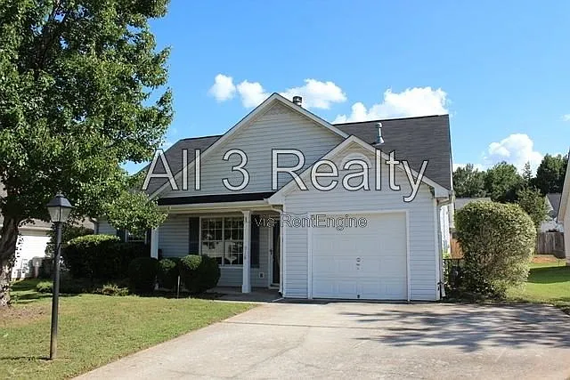 3 bed, 2.0 bath, 1105 sqft, $1,650 — Photo 2
