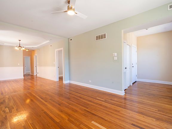 3rd image of 5321 W Monroe St