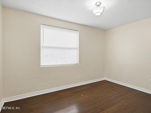 5th image of 4955 SPRING GLEN Road