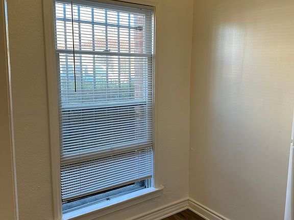 4th image of 1742 N Edgemont St APT 111