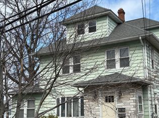 445 Forest Ave, Lyndhurst, NJ 07071