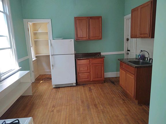 2nd image of 1624 N Honore St #3F