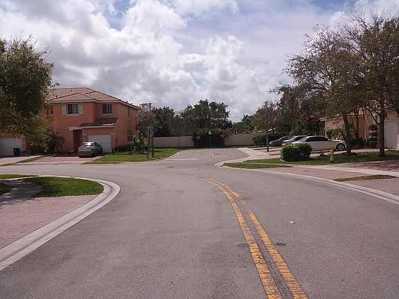 5th image of 3908 NW 92nd Ave