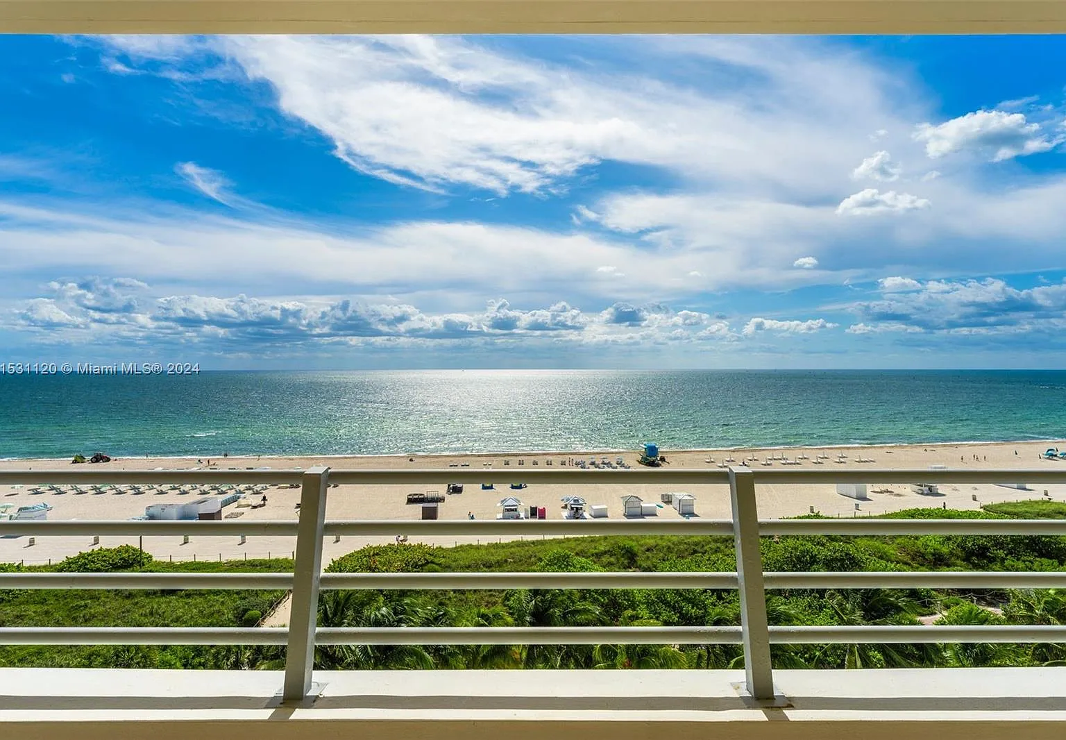 Bentley Beach Condo — Photo 2