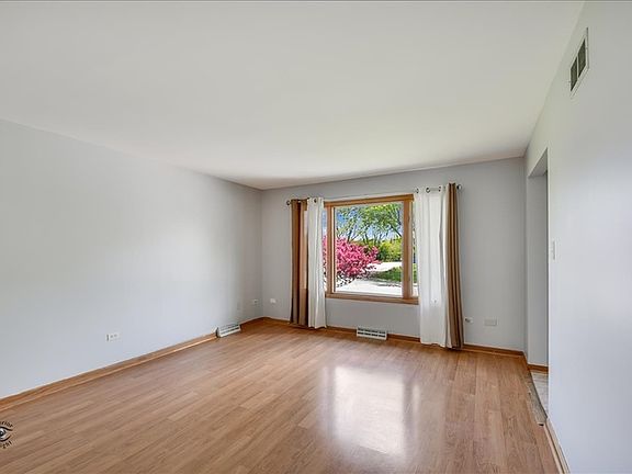 2nd image of 700 Peoria St