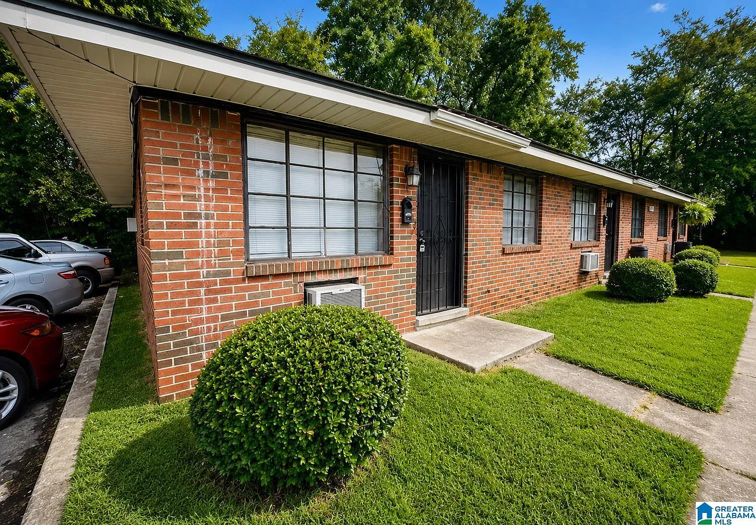 2 bed, 1.0 bath, $900 — Photo 1