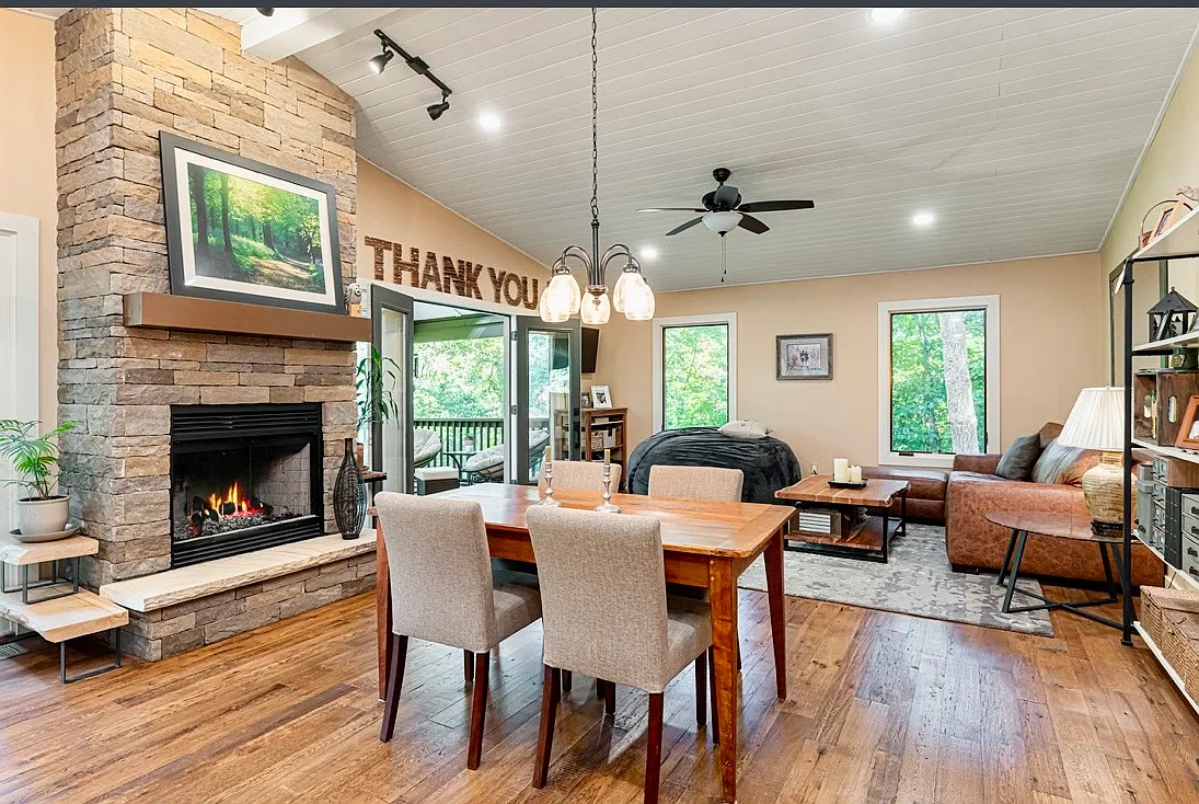 2 bed, 2.5 bath, 2200 sqft, $3,000 — Photo 4