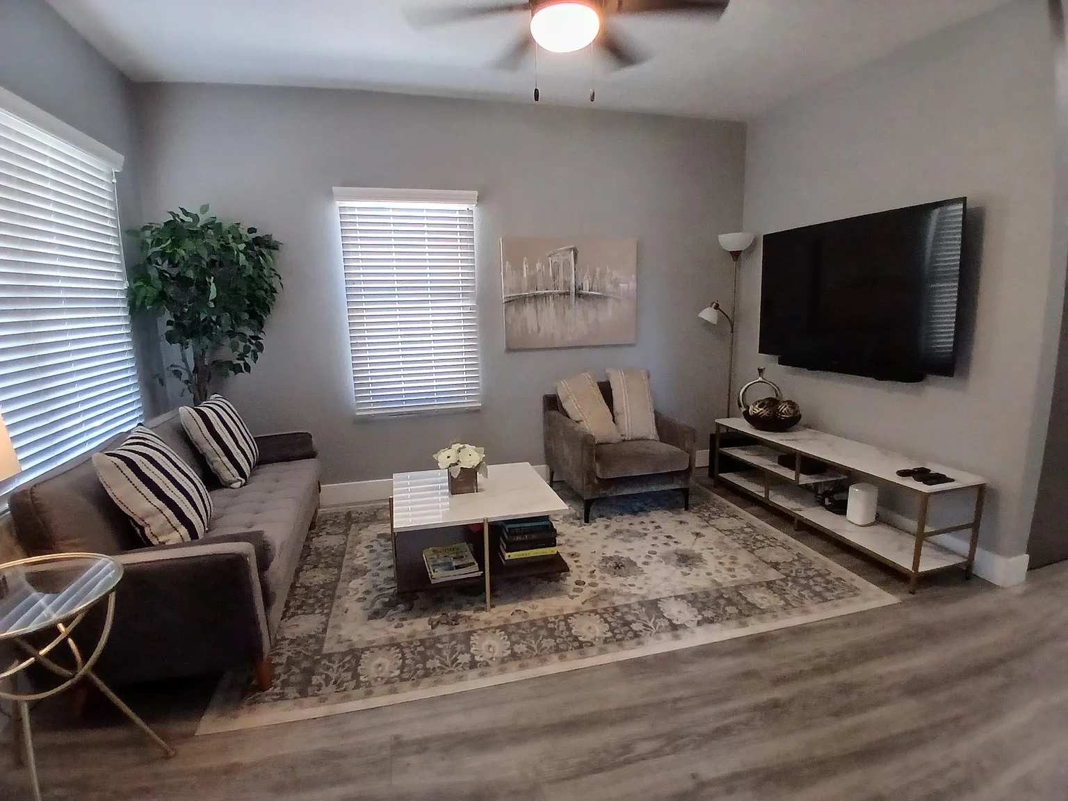 2 bed, 720 sqft, $1,600 — Photo 4