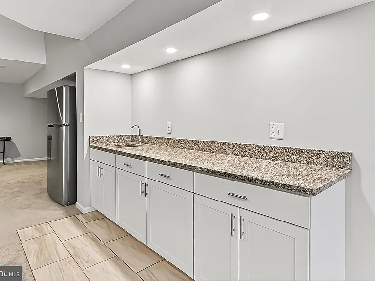 1300 Pinstripe Ct — Photo 17