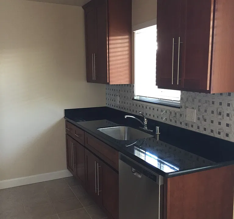 416 Studio Cir #5