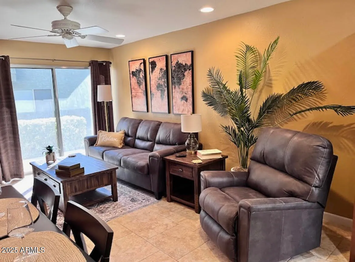 1 bed, 1.0 bath, 702 sqft, $1,500 — Photo 1