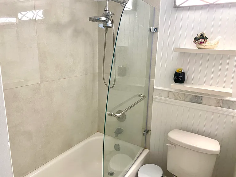 335 Farnham Cres #P — Photo 18