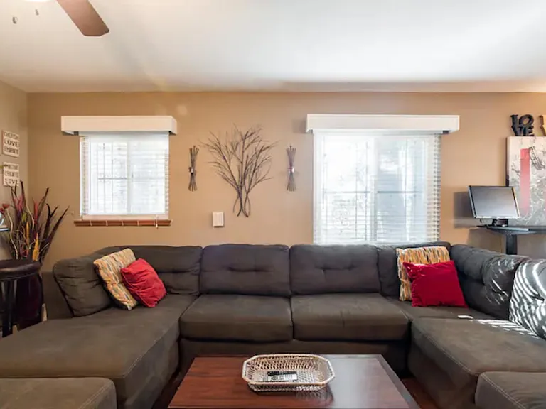 1300 Perry St — Photo 25