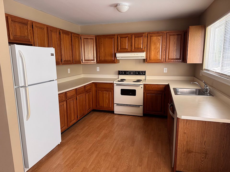 1st image of 655 Success Ave APT 1