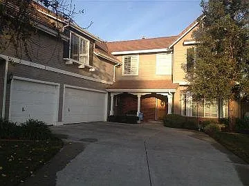 442 Amber Ave photo 1
