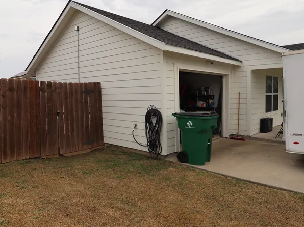 309 Thomas St, Terrell, TX 75160