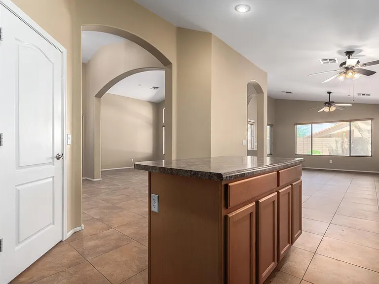 1238 W Dana Dr — Photo 20
