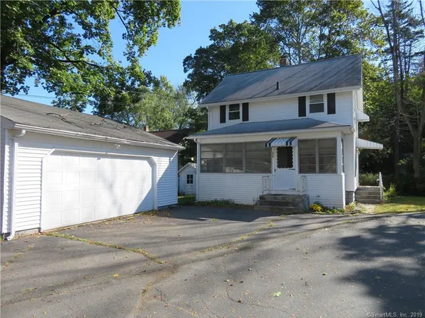 817 S Main St, Plantsville, CT 06479