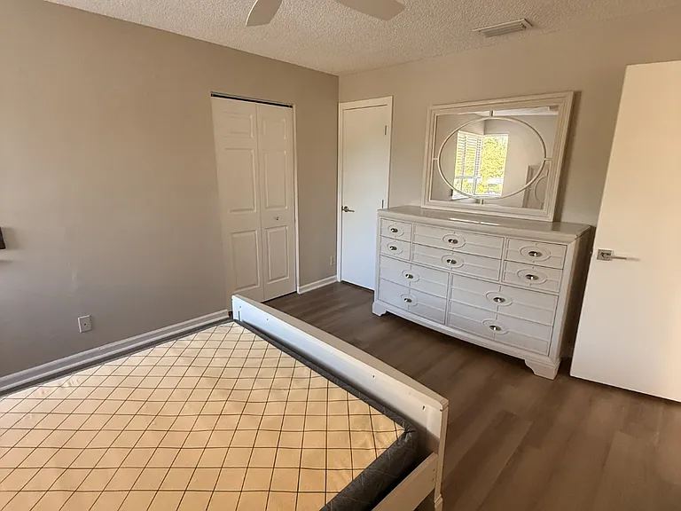 Guest bedroom furniture