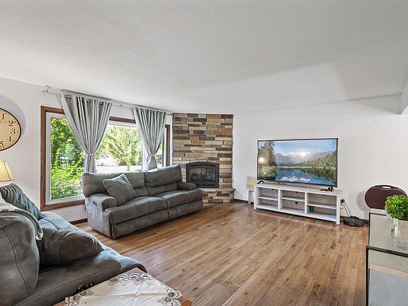 2nd image of 4954 Zealand Ave N