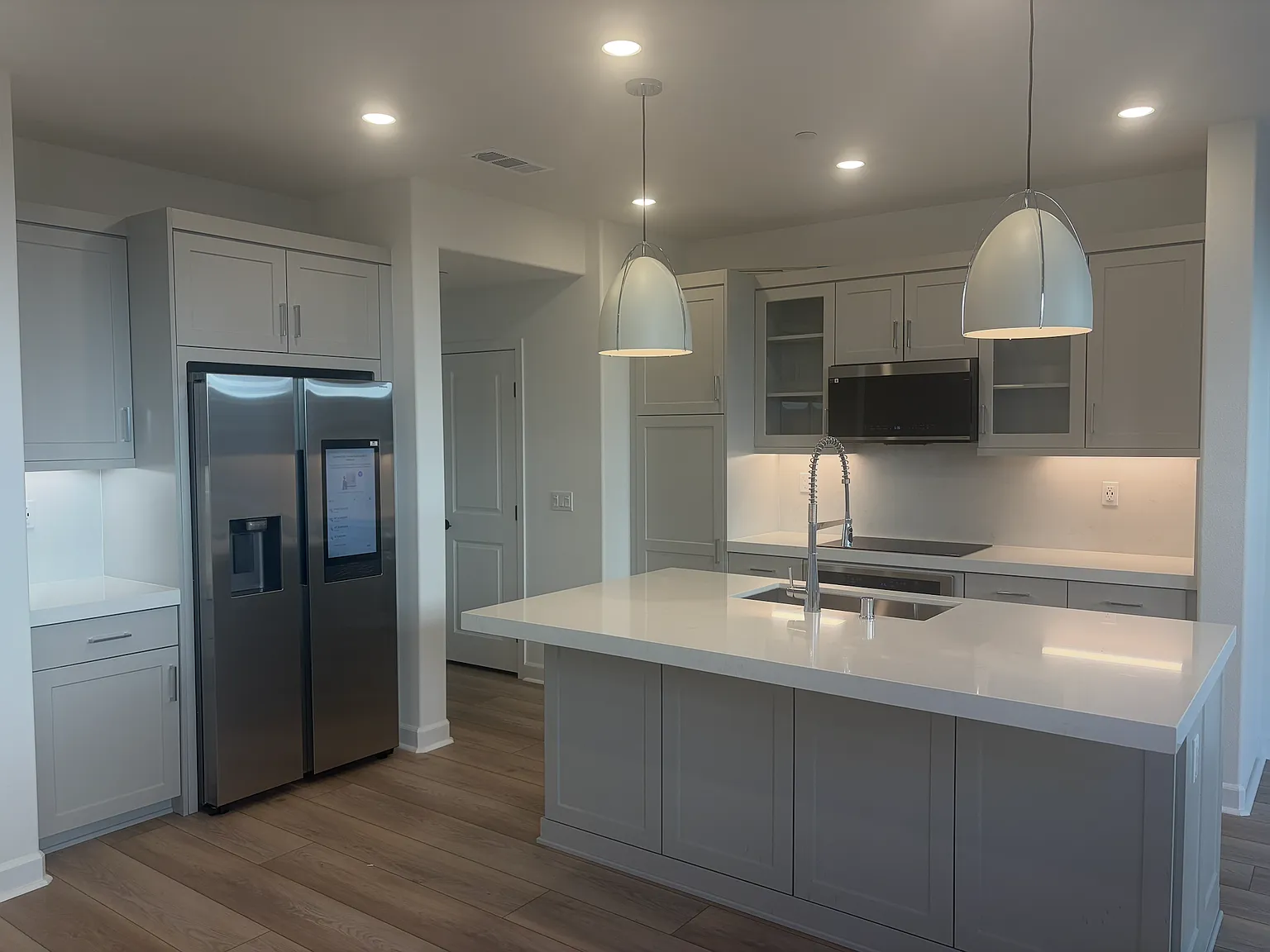 3 bed, 2.5 bath, 1609 sqft, $3,900 — Photo 1