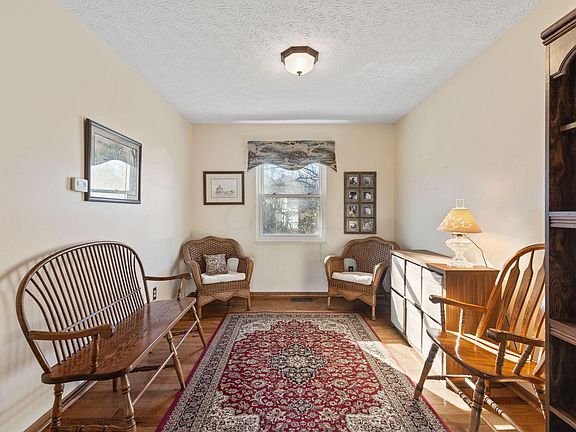 5th image of 8515 Priestley Dr