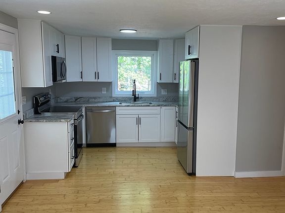 New all plywood shaker cabinets