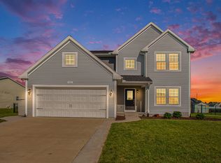 6024 Racine Dr, Stevensville, MI 49127