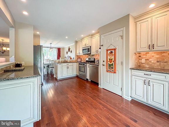 4th image of 55 Mount Pleasant Dr