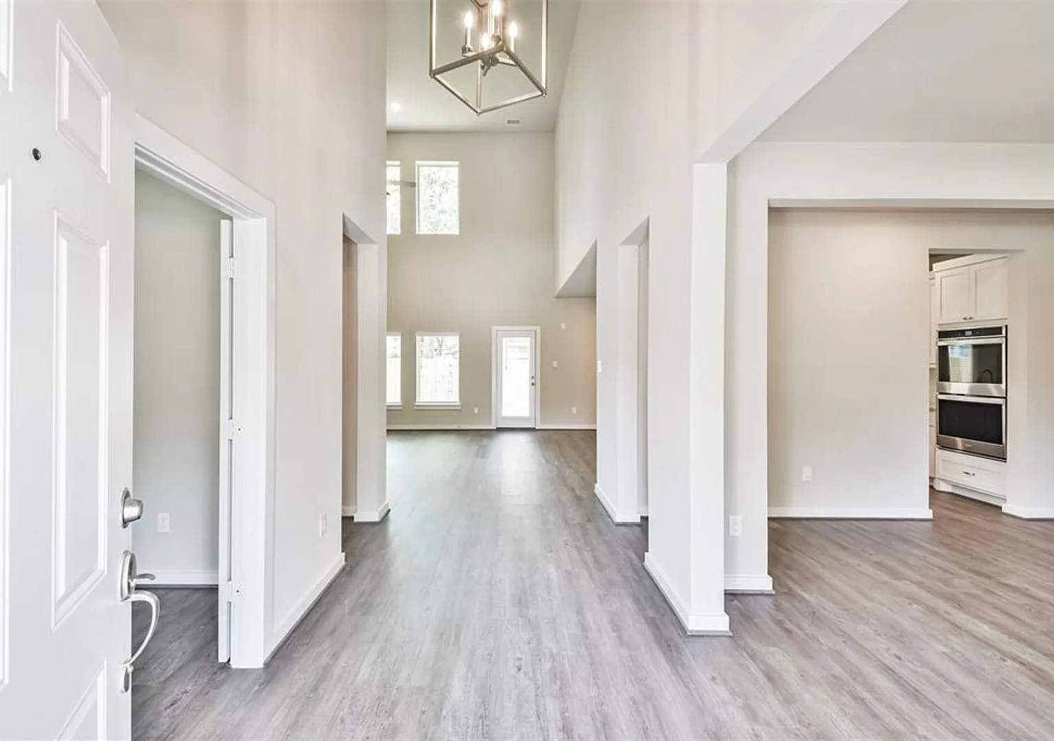 Recently build Woodlands-area 4 bed/4 bath — Photo 4