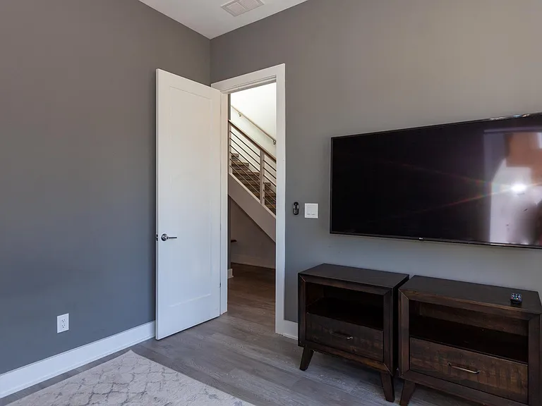 1214 Realta Dr — Photo 6