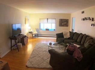 2829 N Clark St APT 202, Chicago, IL 60657