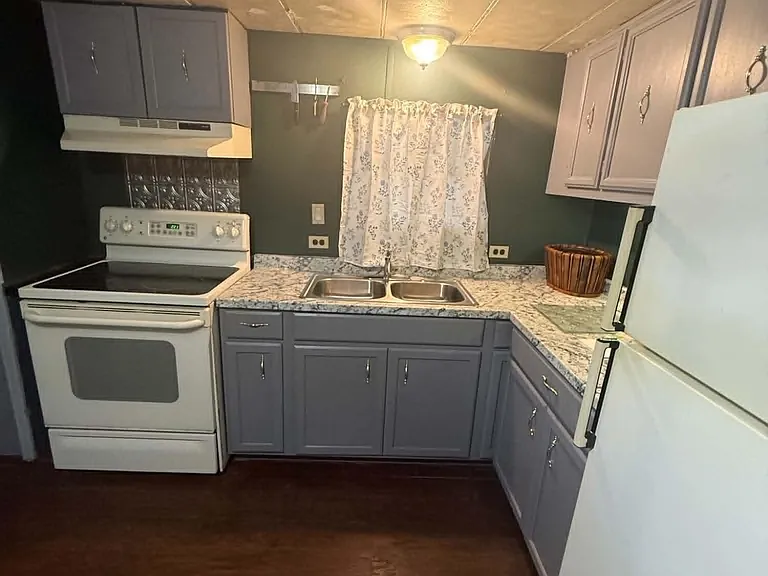 3115 Carter Ln — Photo 2