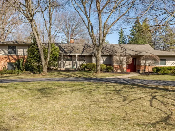 7471 Jackson Park Dr, Bloomfield Hills, MI 48301