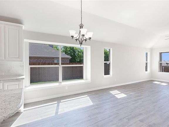 5th image of 316 Marigold Ct