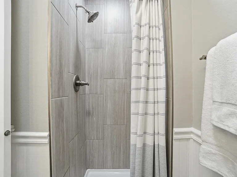 1821 Sheringham W — Photo 29