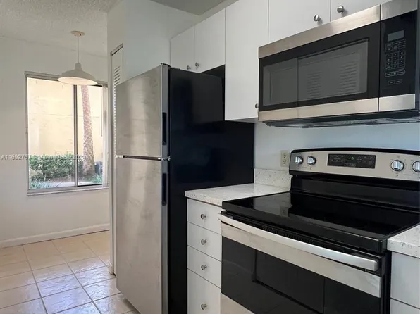 1061 Coral Club Dr #1061, Pompano Beach, FL 33071