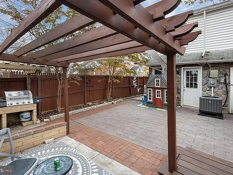 9728 Bragg Ln — Photo 19