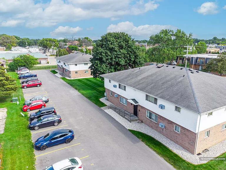 560 W Linwood Ave — Photo 30
