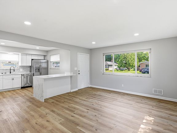 4th image of 1154 W 37th St