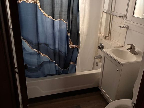 2nd image of 1025 21st Ave #2