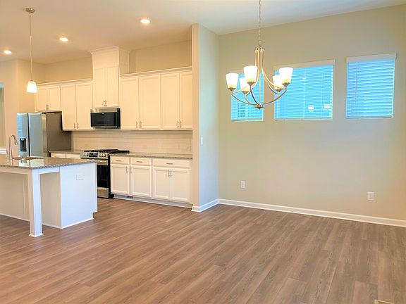 3rd image of 3311 Park Pointe Cir
